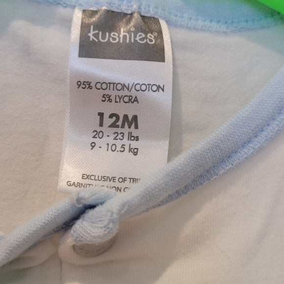 T-shirt with buttons on front - Picture 2 of 2